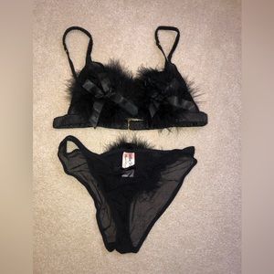Bettie Page x Playful Promises Powderpuff Lingerie Set, size 6